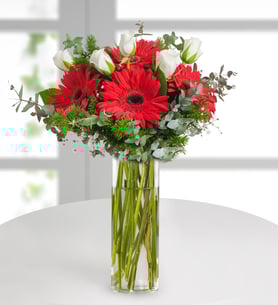 Rosas blancas y gerberas rojas - Acariciando sentimientos