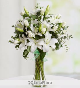 Lirios blancos y rosas: El toque elegante