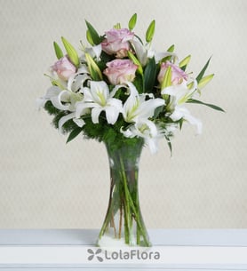 Lirios y rosas: Ligeras cual nubes