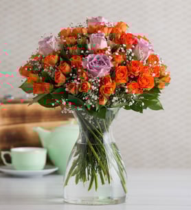 60 rosas ramificadas naranjas y 5 rosas lilas - Destello de verano