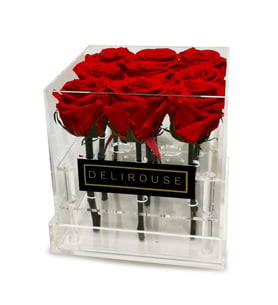 Noticeable passion - Roses preserved in an acrylic box