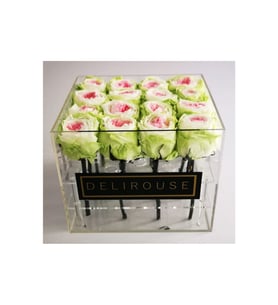 Sweet surprise - Roses preserved in acrylic box
