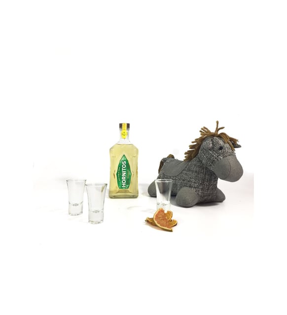 Set de tequila Hornitos y peluche