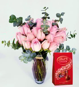 24 Pink Roses And Lindt 120G