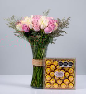 50 White And Pink Roses In A Vase With Ferrero 24
