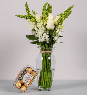 Blanca Roses And Perritos With Ferrero 16