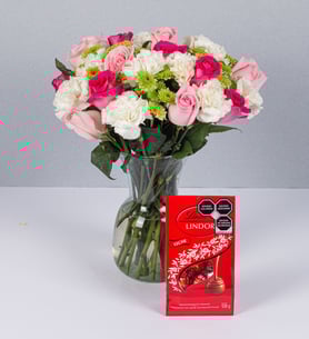 Arrangement Of Roses In Shades Of Pink And Milk Lindt